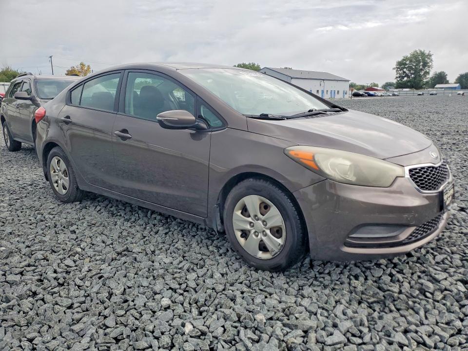 Foto 4 de la subasta – 2015 KIA FORTE con VIN KNAFX4A65F5279812