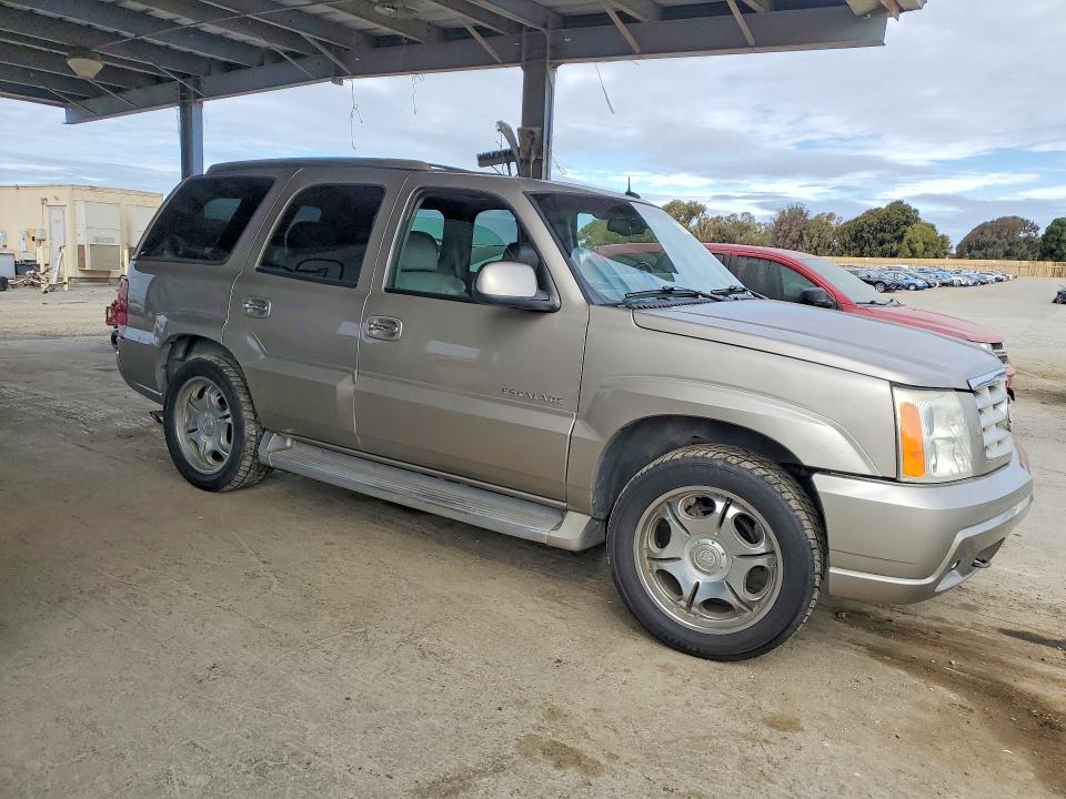 Photo 4 from auction – 2002 CADILLAC ESCALADE with VIN 1GYEC63TX2R292111