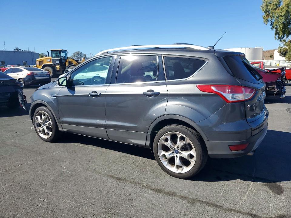 Photo 2 from auction – 2015 FORD ESCAPE with VIN 1FMCU0J94FUA63226