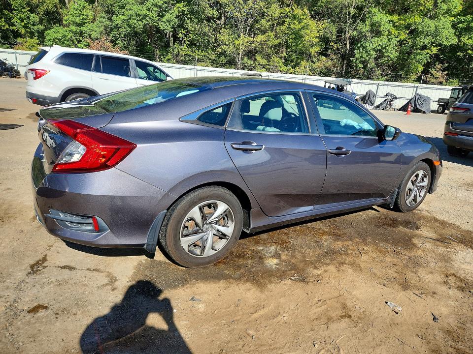 Photo 3 from auction – 2019 HONDA CIVIC with VIN 19XFC2F60KE027928