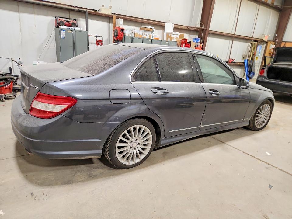 Снимка 3 от търг – 2010 MERCEDES-BENZ C с VIN WDDGF8FB8AF445949