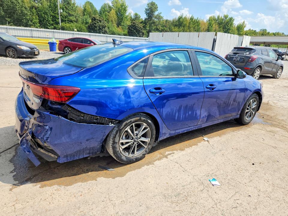 Снимка 3 от търг – 2023 KIA FORTE с VIN 3KPF24AD3PE659513