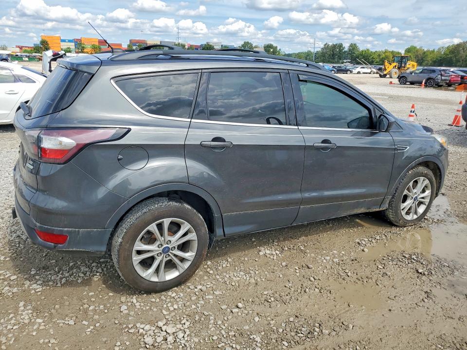 Zdjęcie 3 z aukcji – 2017 FORD ESCAPE z VIN 1FMCU0G95HUA92289