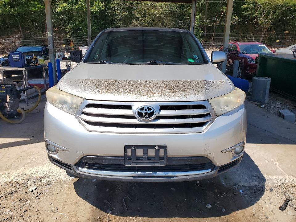 Photo 5 from auction – 2013 TOYOTA HIGHLANDER with VIN 5TDBK3EH1DS277116