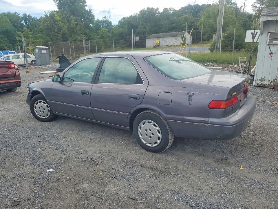 Photo 2 from auction – 1998 TOYOTA CAMRY with VIN 4T1BG22K0WU266596
