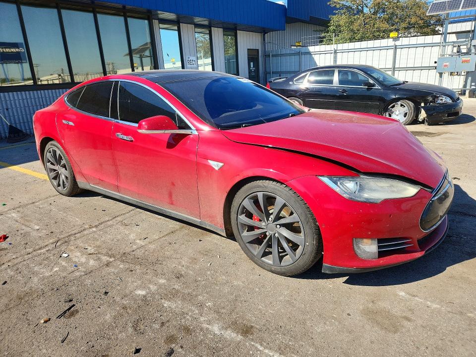 Снимка 4 от търг – 2016 TESLA MODEL S с VIN 5YJSA1E41GF128248