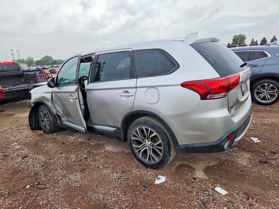 Photo 2 from auction – 2018 MITSUBISHI OUTLANDER with VIN JA4AZ3A33JZ057191