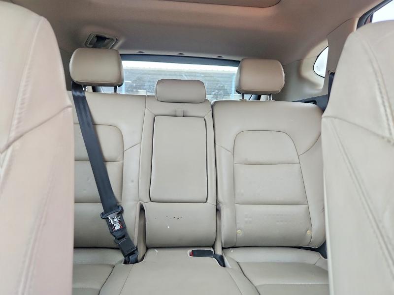 Photo 10 from auction – 2017 HYUNDAI TUCSON with VIN KM8J3CA29HU305509