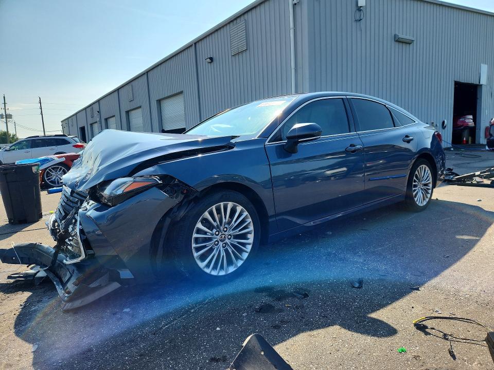 TOYOTA AVALON 2022 مع رقم تعريف المركبة 4T1DA1AB6NU013092 - صورة من المزاد