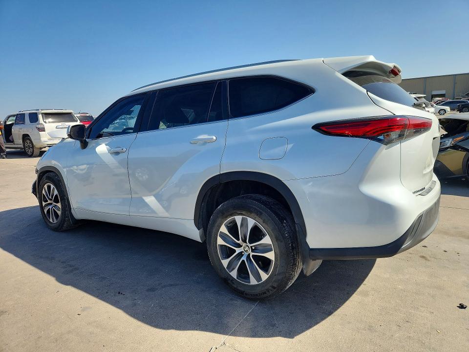 Photo 2 from auction – 2023 TOYOTA HIGHLANDER with VIN 5TDKDRAH1PS010145