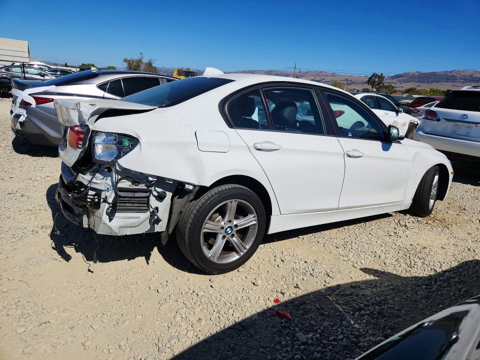 صورة رقم 3 من المزاد - 2015 BMW 328 مع VIN WBA3B3G50FNT18395