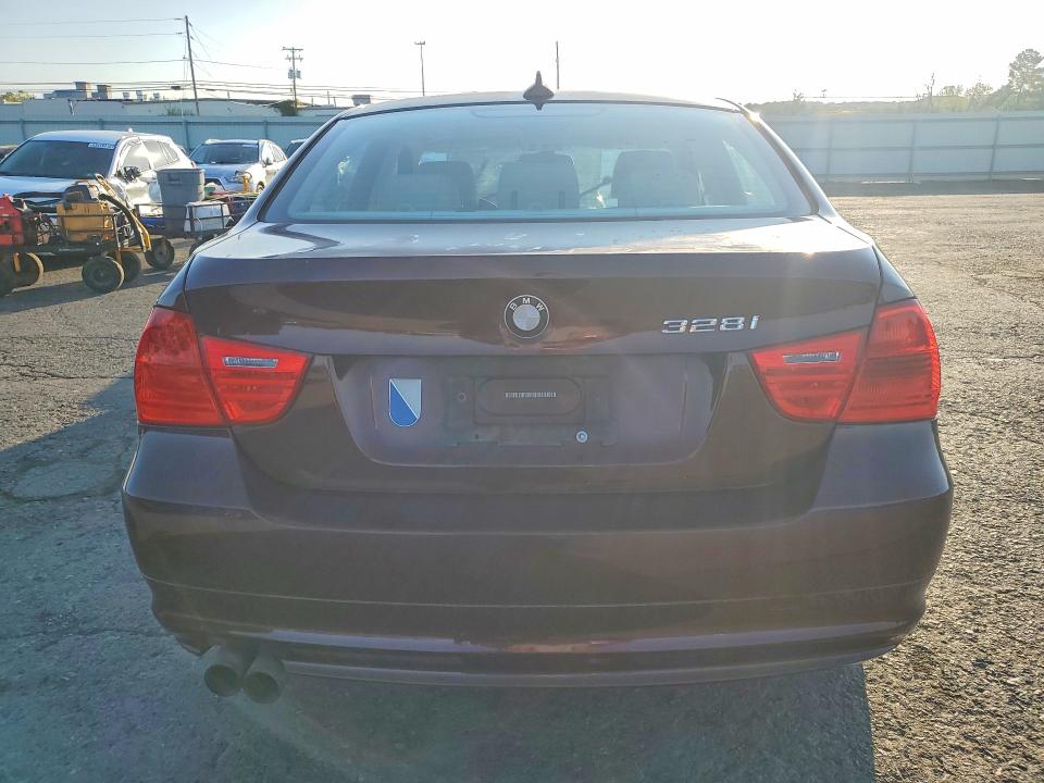 Photo 6 from auction – 2009 BMW 328 with VIN WBAPK73599A450257