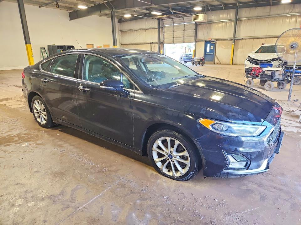 Zdjęcie 4 z aukcji – 2020 FORD FUSION z VIN 3FA6P0SU8LR132066