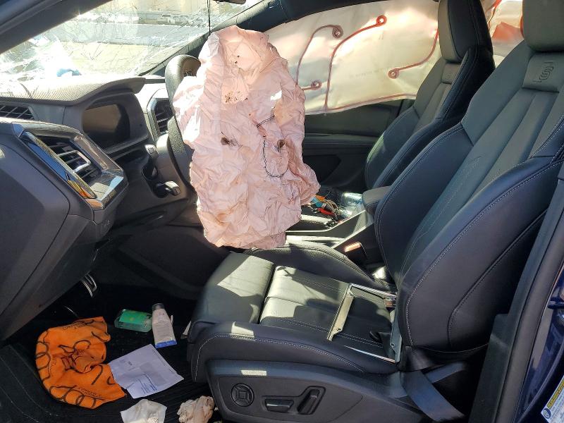 Zdjęcie 7 z aukcji – 2025 AUDI Q4 E-TRON z VIN WA1MUBFZ1SP062700