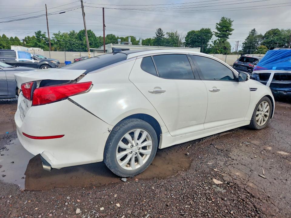 Foto 3 de la subasta – 2015 KIA OPTIMA con VIN 5XXGN4A78FG509179