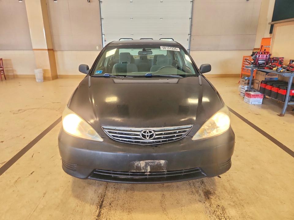 Photo 5 from auction – 2006 TOYOTA CAMRY with VIN 4T1BE32K76U151912