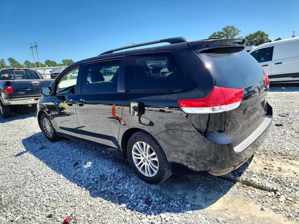 Photo 2 from auction – 2011 TOYOTA SIENNA with VIN 5TDYK3DC0BS160785