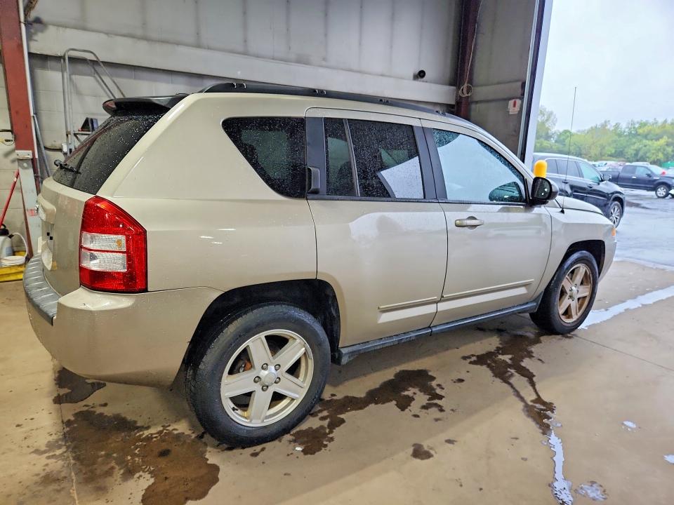 Zdjęcie 3 z aukcji – 2010 JEEP COMPASS z VIN 1J4NF4FBXAD511062