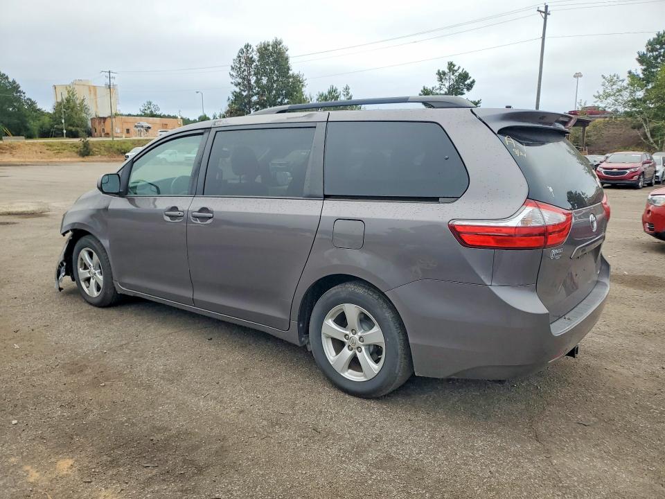 Снимка 2 от търг – 2015 TOYOTA SIENNA с VIN 5TDKK3DC0FS611032