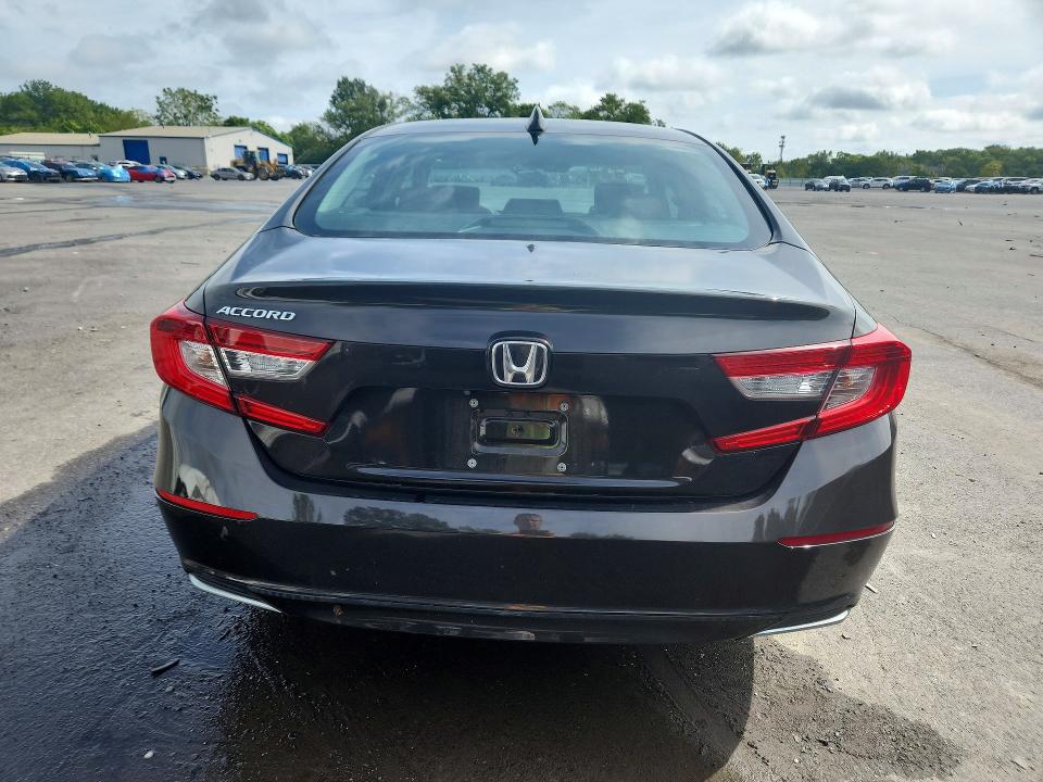 Снимка 6 от търг – 2018 HONDA ACCORD с VIN 1HGCV1F14JA022939