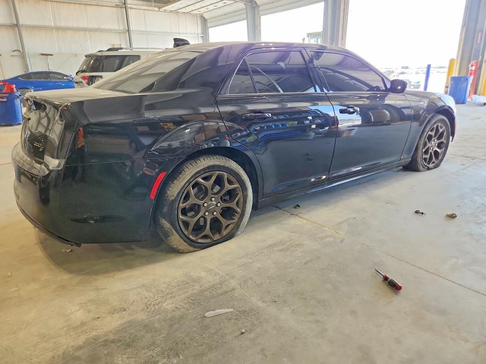 Photo 3 from auction – 2016 CHRYSLER 300 with VIN 2C3CCAGG4GH270582
