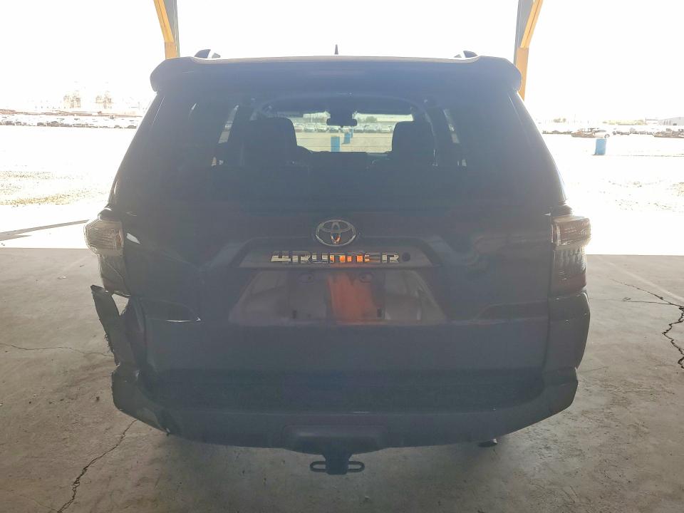Photo 6 from auction – 2019 TOYOTA 4RUNNER with VIN JTEBU5JR0K5667577