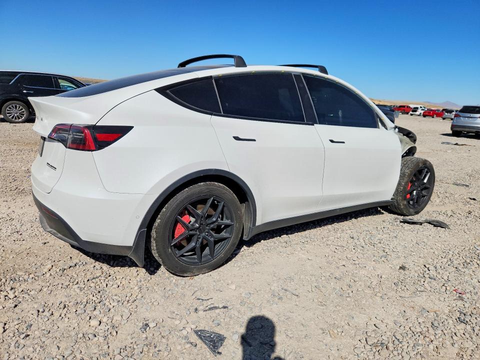 Photo 3 from auction – 2021 TESLA MODEL Y with VIN 5YJYGAEE6MF188751