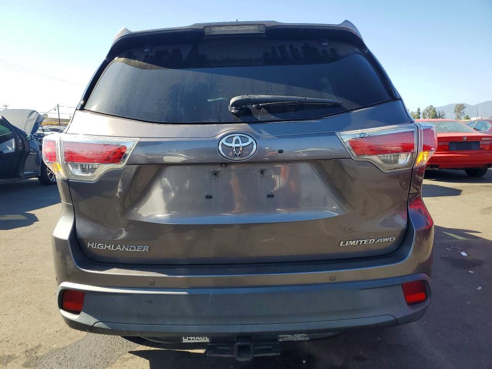 Foto 6 de la subasta – 2014 TOYOTA HIGHLANDER con VIN 5TDDKRFH2ES016461