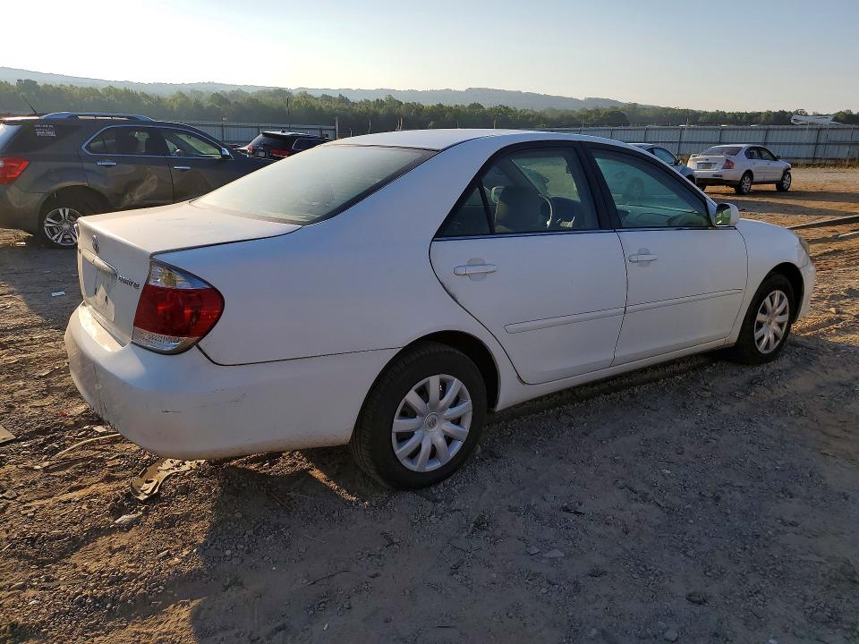Photo 3 from auction – 2005 TOYOTA CAMRY with VIN 4T1BE32K45U433682
