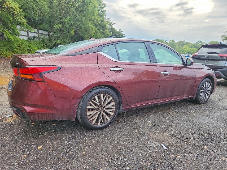 Photo 3 from auction – 2023 NISSAN ALTIMA with VIN 1N4BL4DV6PN356940