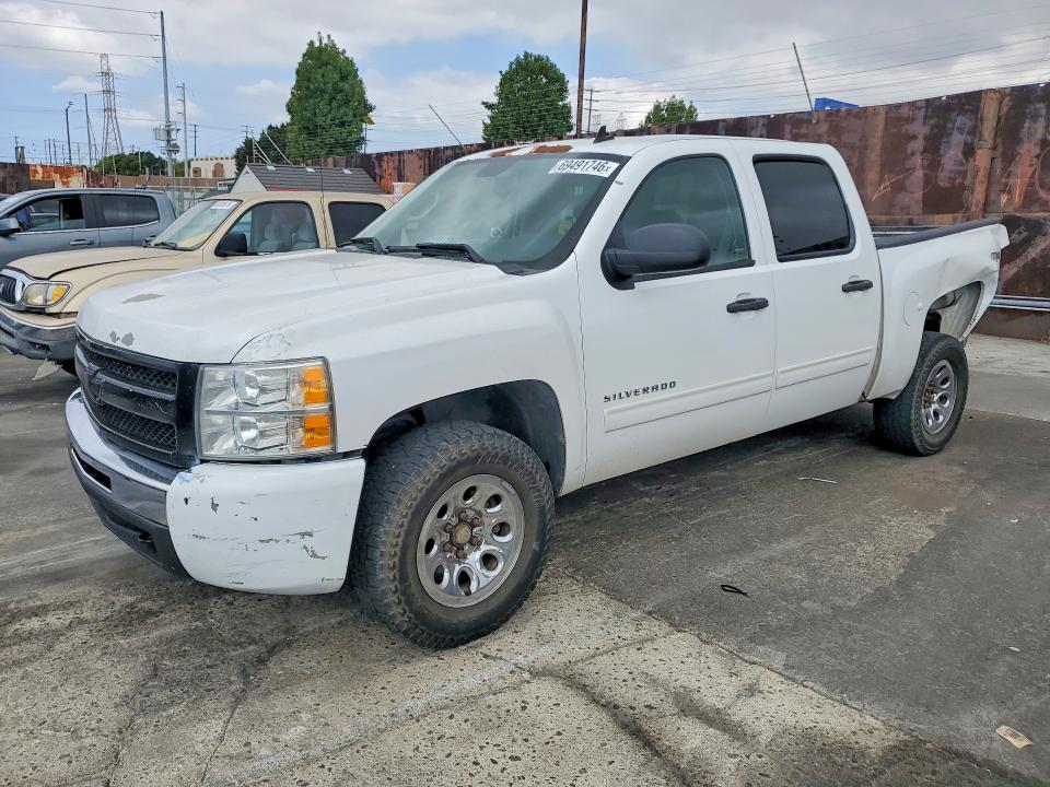 CHEVROLET SILVERADO 2013 with VIN 3GCPKSE74DG127135 - Photo from auction