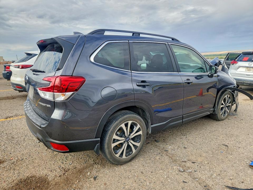 Photo 3 from auction – 2021 SUBARU FORESTER with VIN JF2SKASC1MH516313