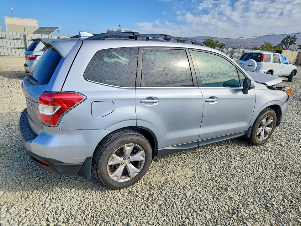 Photo 3 from auction – 2016 SUBARU FORESTER with VIN JF2SJAHC8GH513942