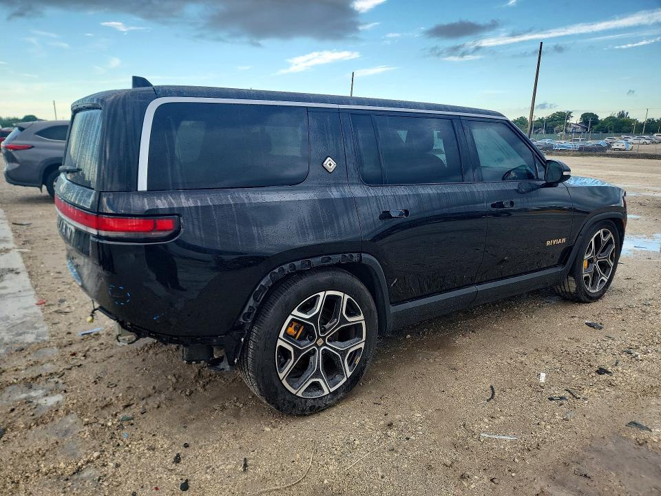 Photo 3 from auction – 2023 RIVIAN R1S with VIN 7PDSGABA7PN003807
