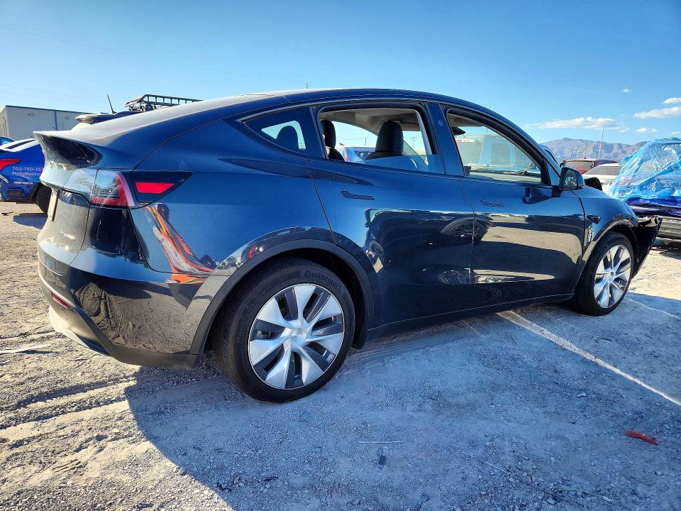Фото 3 с аукциона – 2024 TESLA MODEL Y с VIN 7SAYGDEE7RF991046