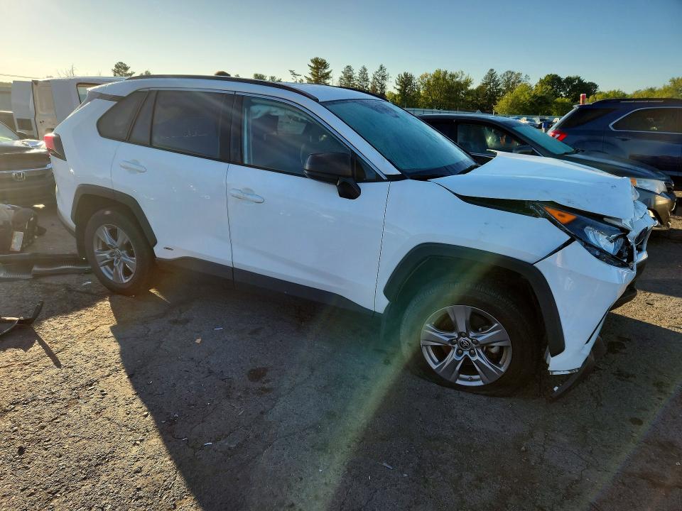 Photo 4 from auction – 2022 TOYOTA RAV4 with VIN 4T3LWRFV2NU070251