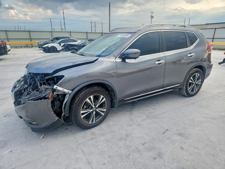 NISSAN ROGUE 2018 with VIN 5N1AT2MT1JC758226 - Photo from auction