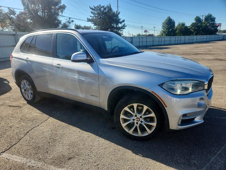 Foto 4 de la subasta – 2015 BMW X5 con VIN 5UXKR0C56F0P12140