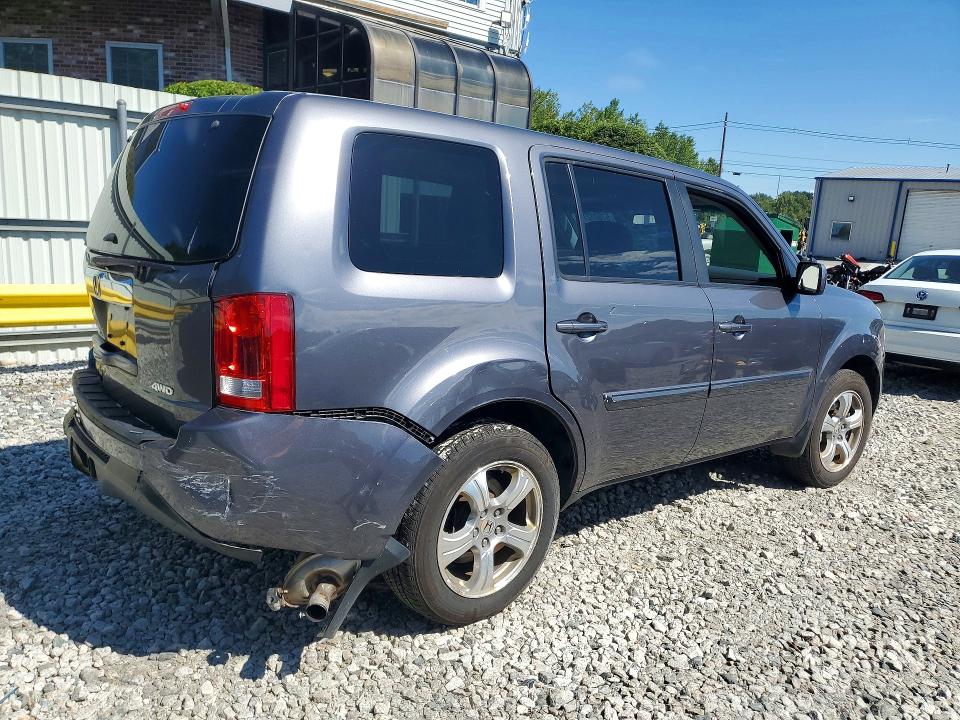 Photo 3 from auction – 2015 HONDA PILOT with VIN 5FNYF4H78FB017830