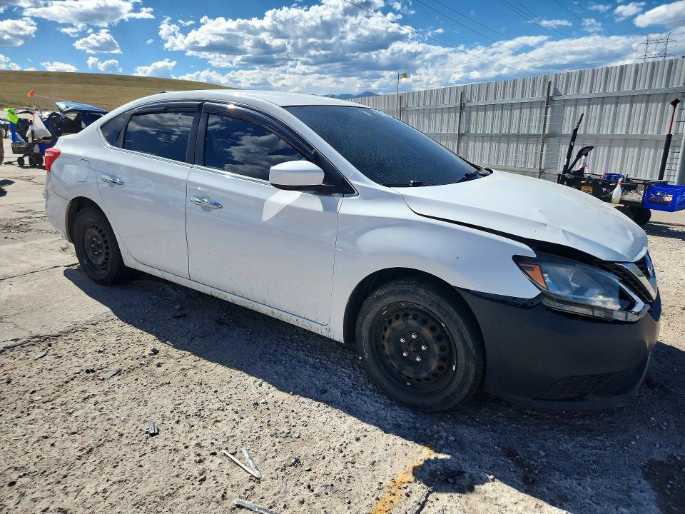 Photo 4 from auction – 2016 NISSAN SENTRA with VIN 3N1AB7AP3GY249270