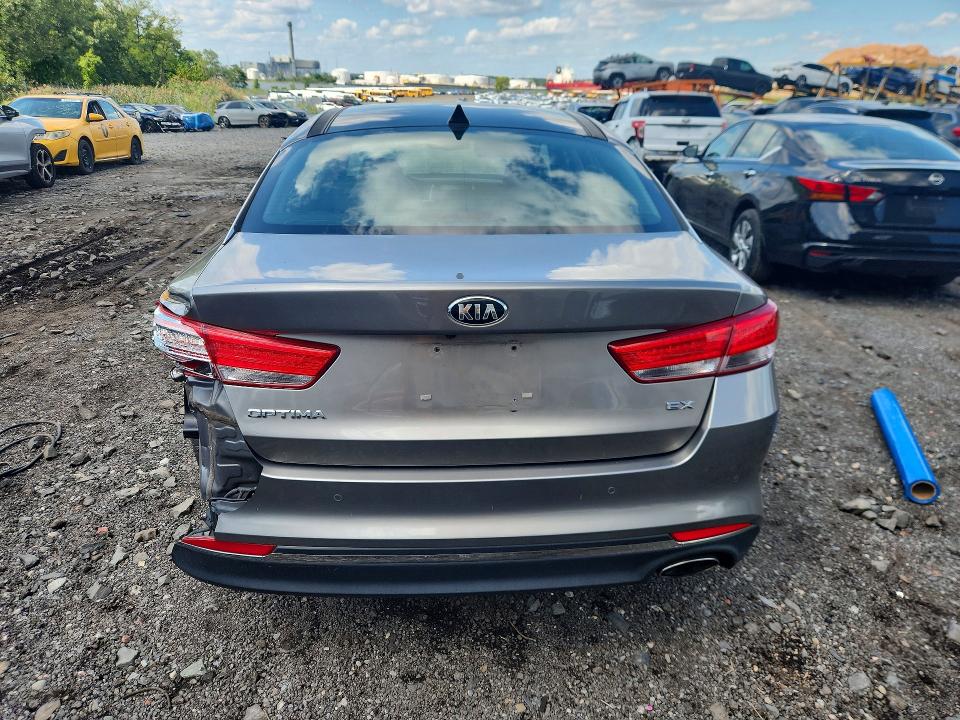 Photo 6 from auction – 2016 KIA OPTIMA with VIN 5XXGU4L30GG010035