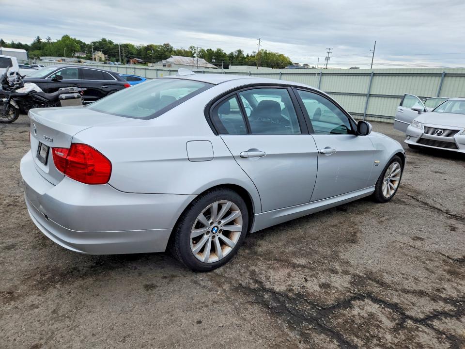 صورة رقم 3 من المزاد - 2011 BMW 328 مع VIN WBAPK5C54BF123200