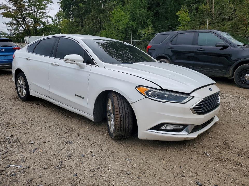Photo 4 from auction – 2017 FORD FUSION with VIN 3FA6P0LU7HR303542