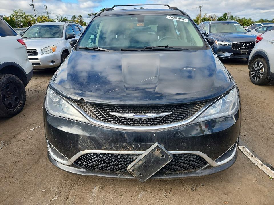 Photo 5 from auction – 2017 CHRYSLER PACIFICA with VIN 2C4RC1BG8HR705211
