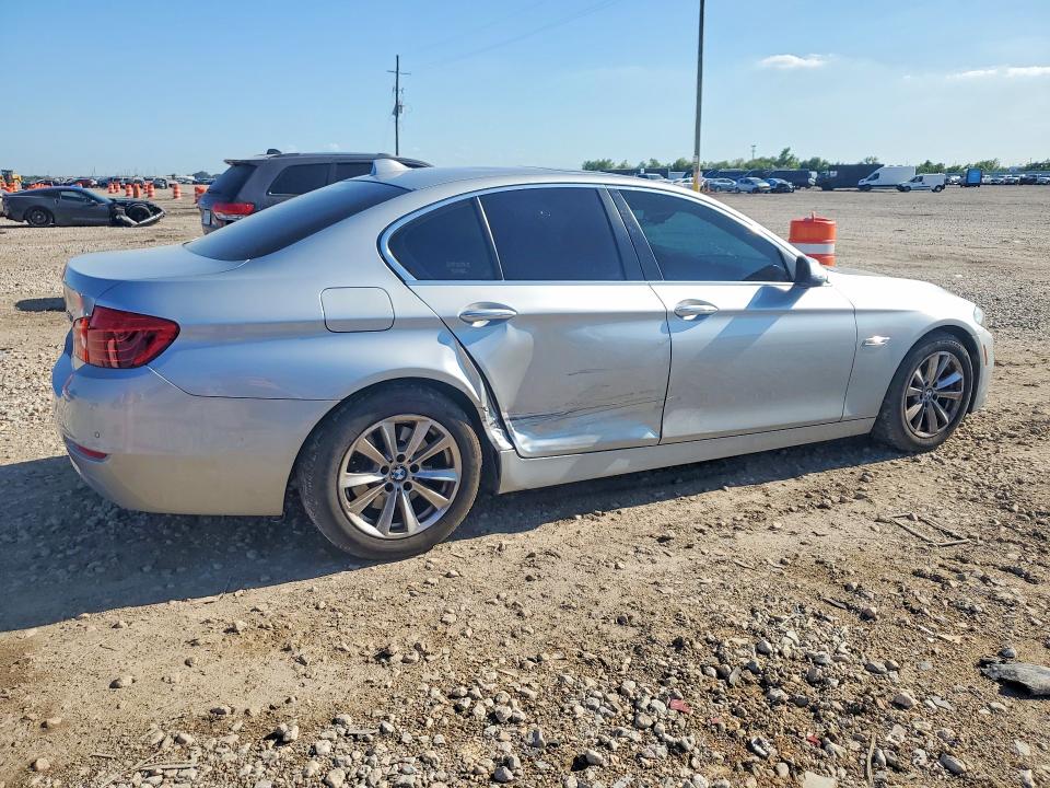 Photo 3 from auction – 2016 BMW 528 with VIN WBA5A5C55GG348060