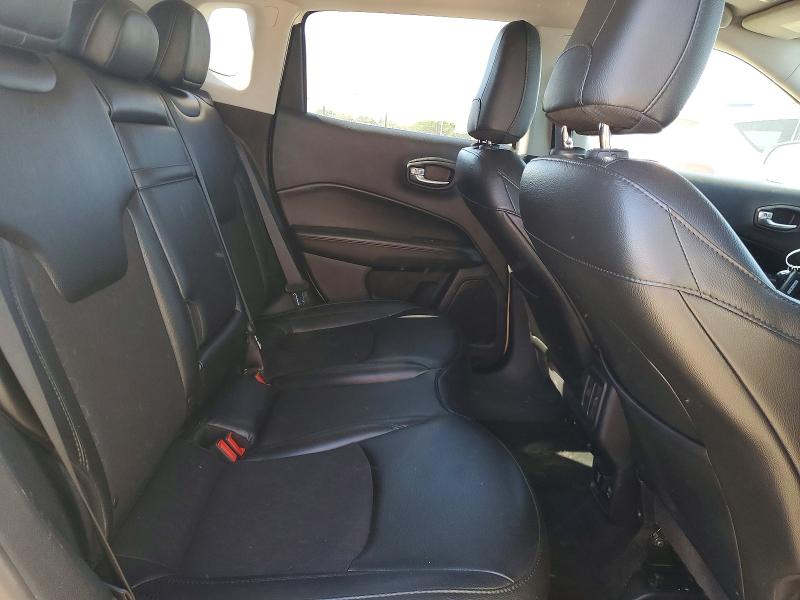 Foto 11 de la subasta – 2019 JEEP COMPASS con VIN 3C4NJDBB8KT598465