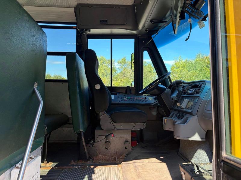Photo 5 from auction – 2015 FREIGHTLINER CHASSIS with VIN 4UZABRDU6FCFW9523