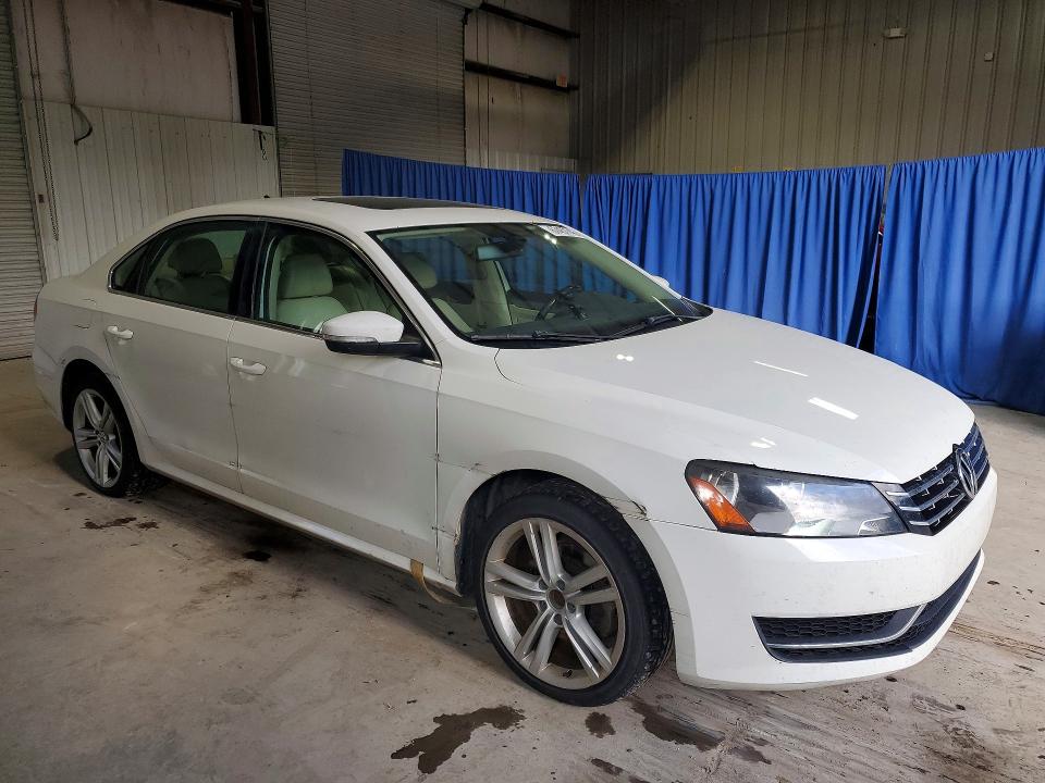 Photo 4 from auction – 2014 VOLKSWAGEN PASSAT with VIN 1VWBN7A38EC052197