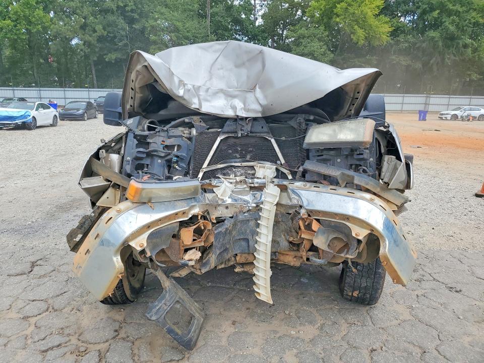Снимка 5 от търг – 2006 CHEVROLET SILVERADO с VIN 1GCHC29U36E109964