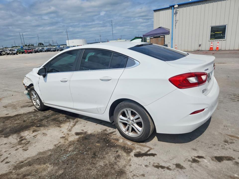 Photo 2 from auction – 2018 CHEVROLET CRUZE with VIN 1G1BE5SM2J7104384
